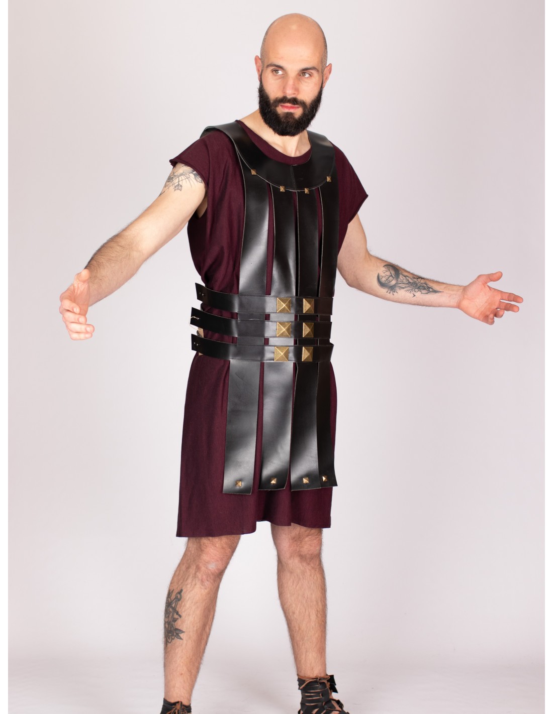Traje soldado romano de hombre de cuero con flecos